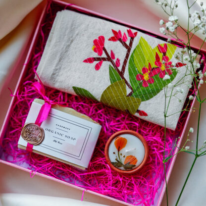 Calyz Pink Box Festive Hamper - Image 3